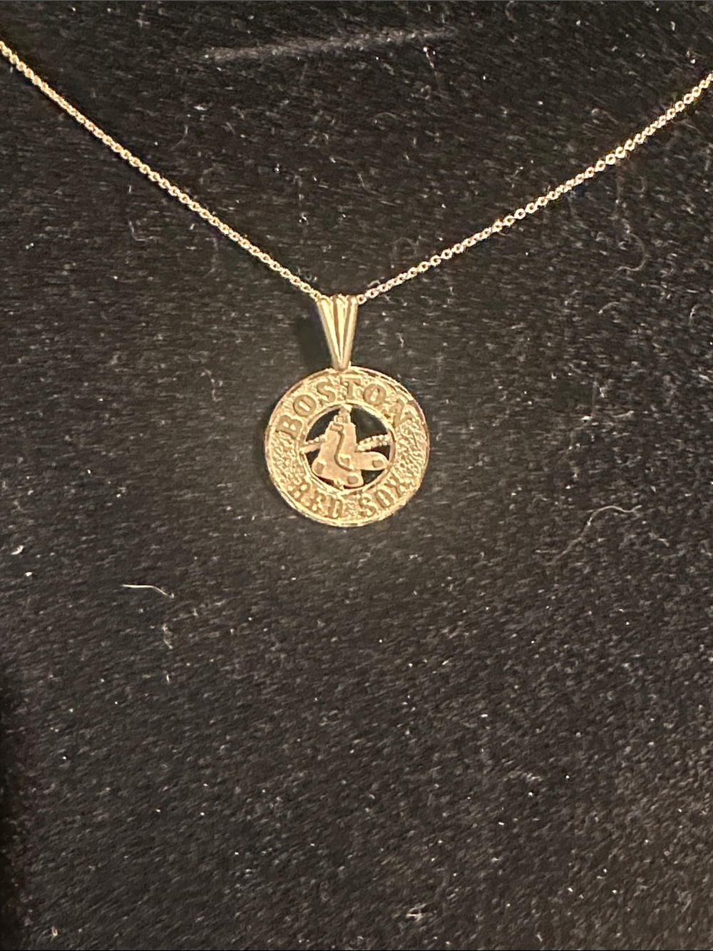 14k brand new pendant, with chain, 18 inches
